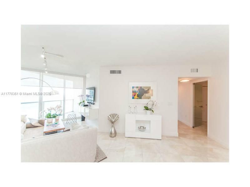 16699 Collins Ave, Unit 2406, Sunny Isles Beach, FL 33160 Photo
