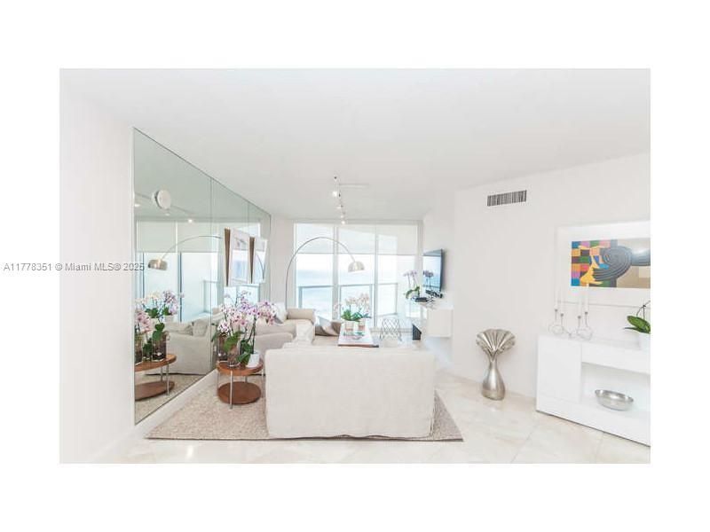 16699 Collins Ave, Unit 2406, Sunny Isles Beach, FL 33160 Photo