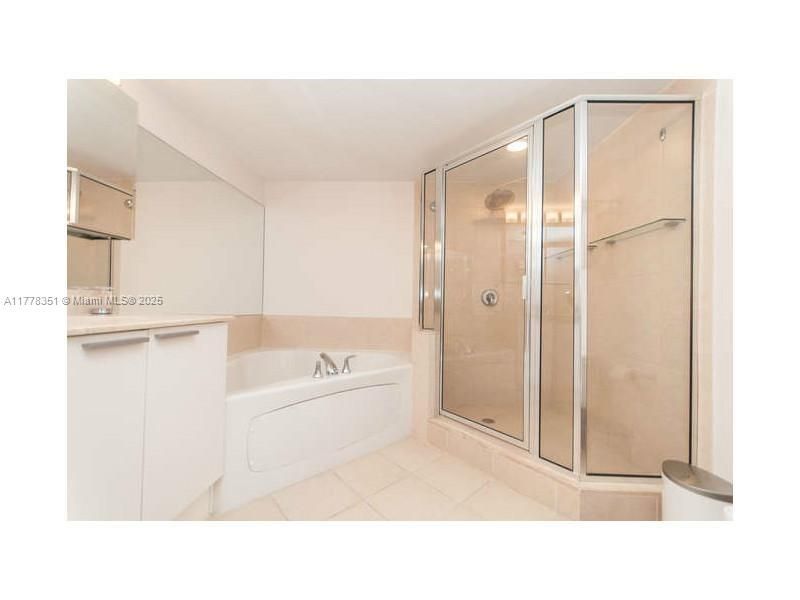 16699 Collins Ave, Unit 2406, Sunny Isles Beach, FL 33160 Photo