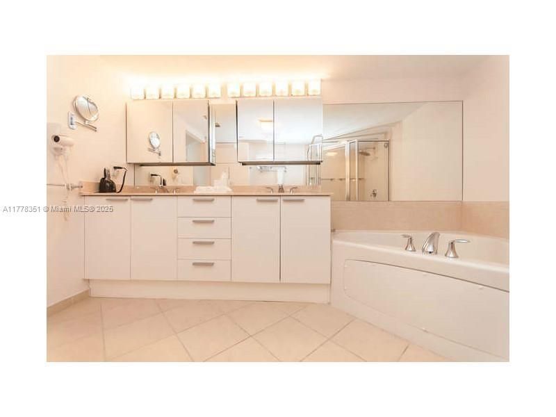 16699 Collins Ave, Unit 2406, Sunny Isles Beach, FL 33160 Photo