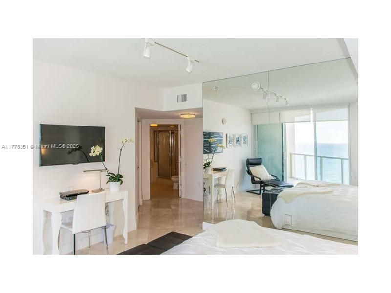 16699 Collins Ave, Unit 2406, Sunny Isles Beach, FL 33160 Photo
