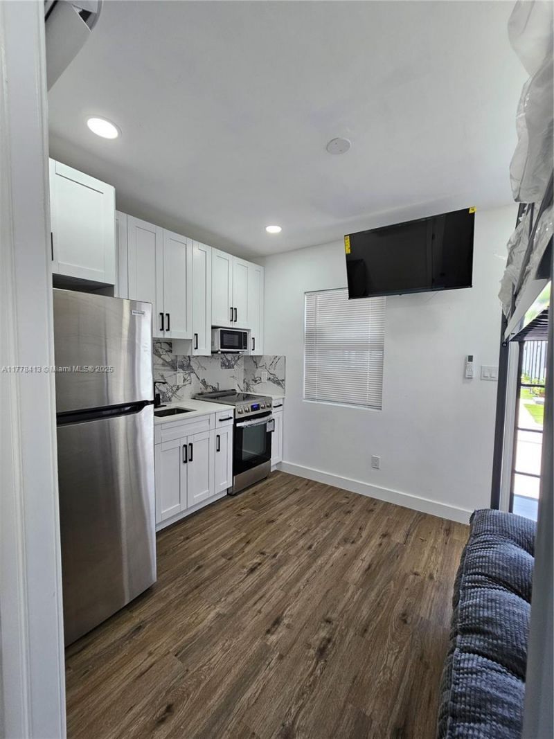 1946 Pierce St, Unit 6, Hollywood, FL 33020 Photo