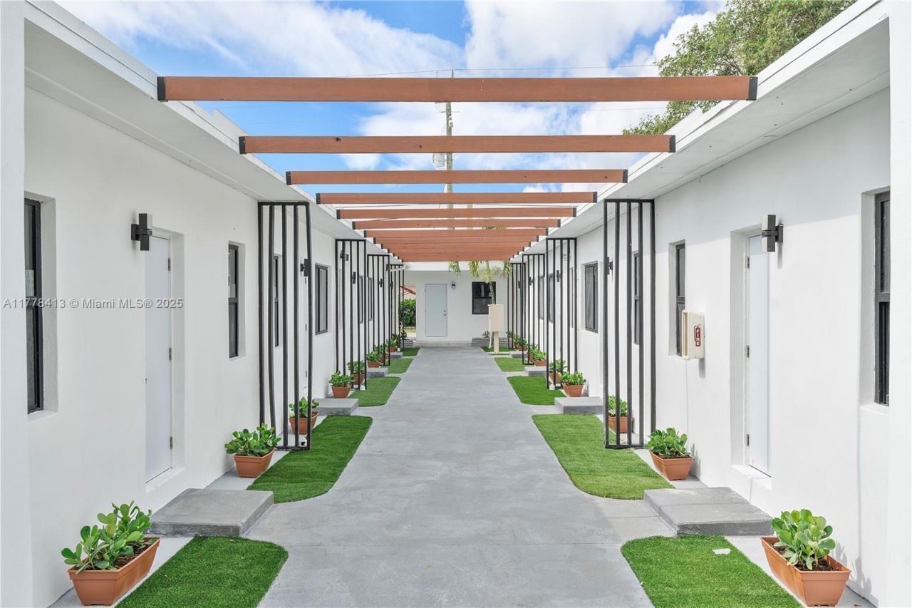 1946 Pierce St, Unit 6, Hollywood, FL 33020 Photo