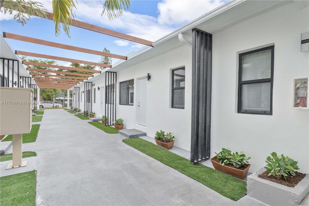 1946 Pierce St, Unit 6, Hollywood, FL 33020 Photo