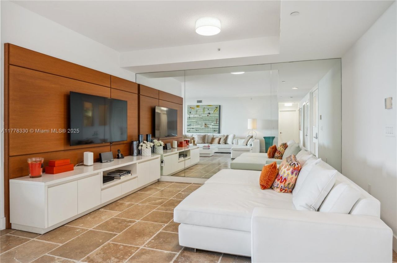 747 Crandon Blvd, Unit PH10, Key Biscayne, FL 33149 Photo