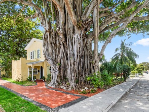 924 Almeria Road, West Palm Beach, FL 33405