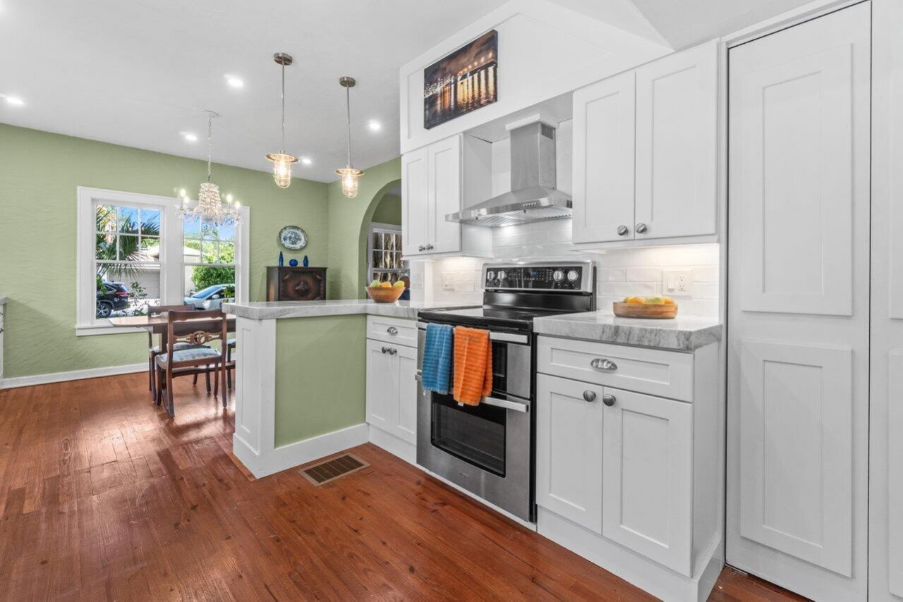 924 Almeria Road, West Palm Beach, FL 33405 Photo