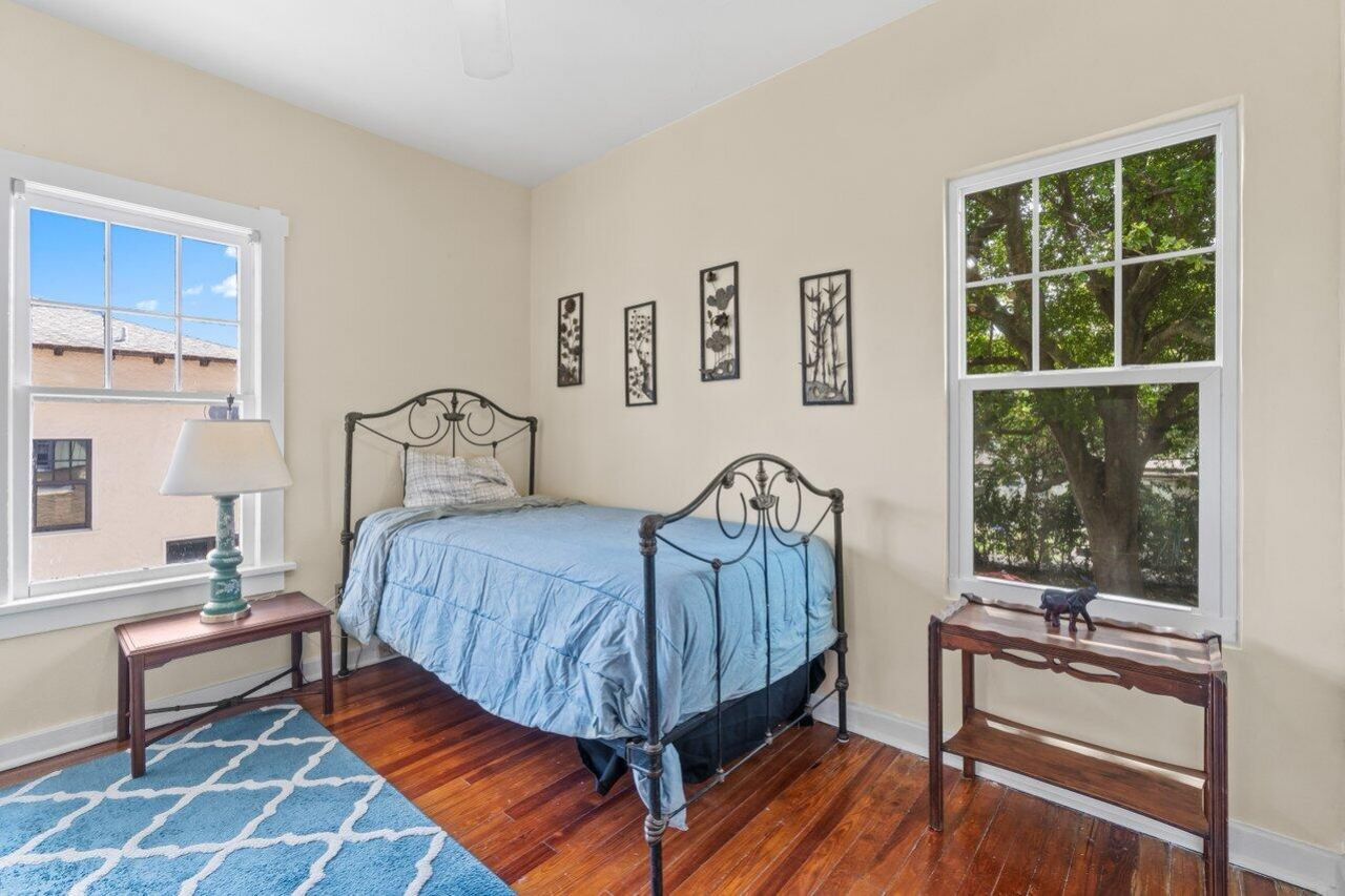 924 Almeria Road, West Palm Beach, FL 33405 Photo