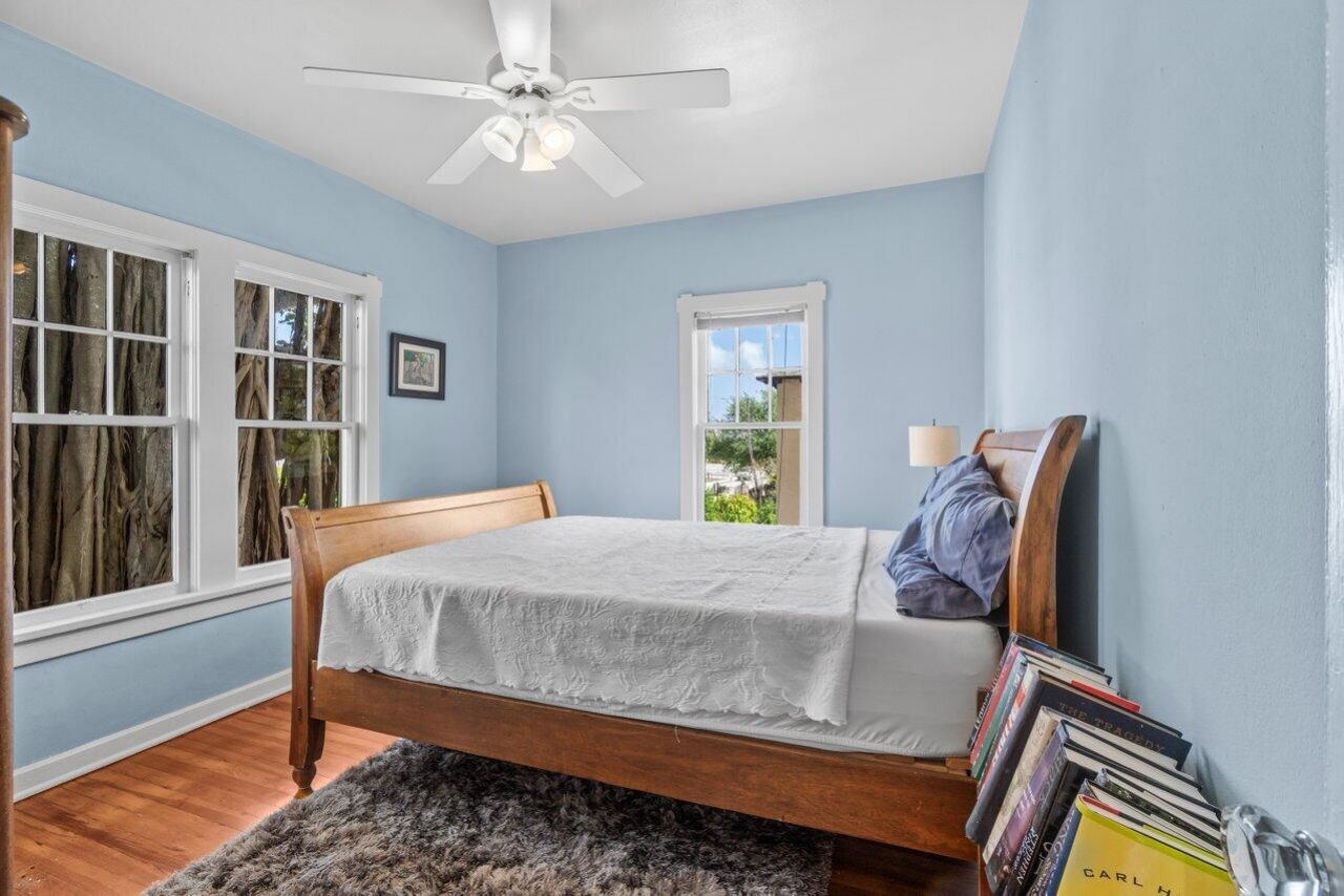 924 Almeria Road, West Palm Beach, FL 33405 Photo