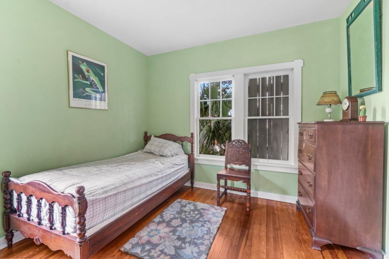 924 Almeria Road, West Palm Beach, FL 33405 Photo