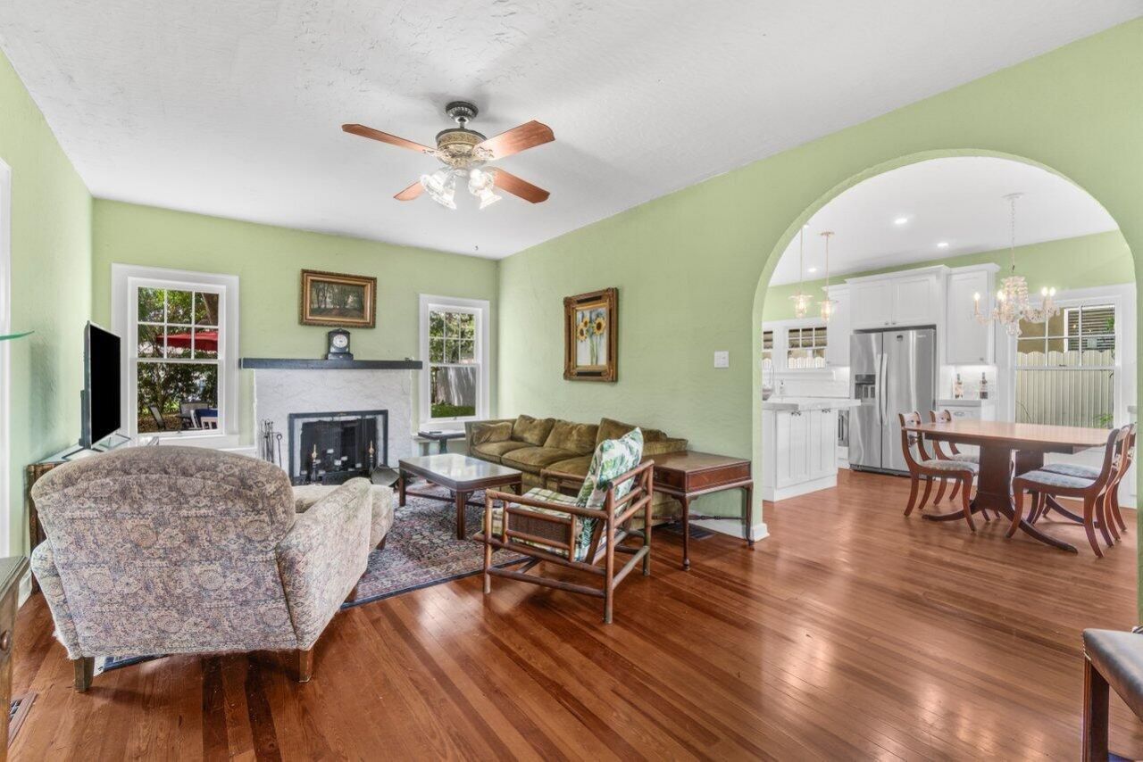 924 Almeria Road, West Palm Beach, FL 33405 Photo