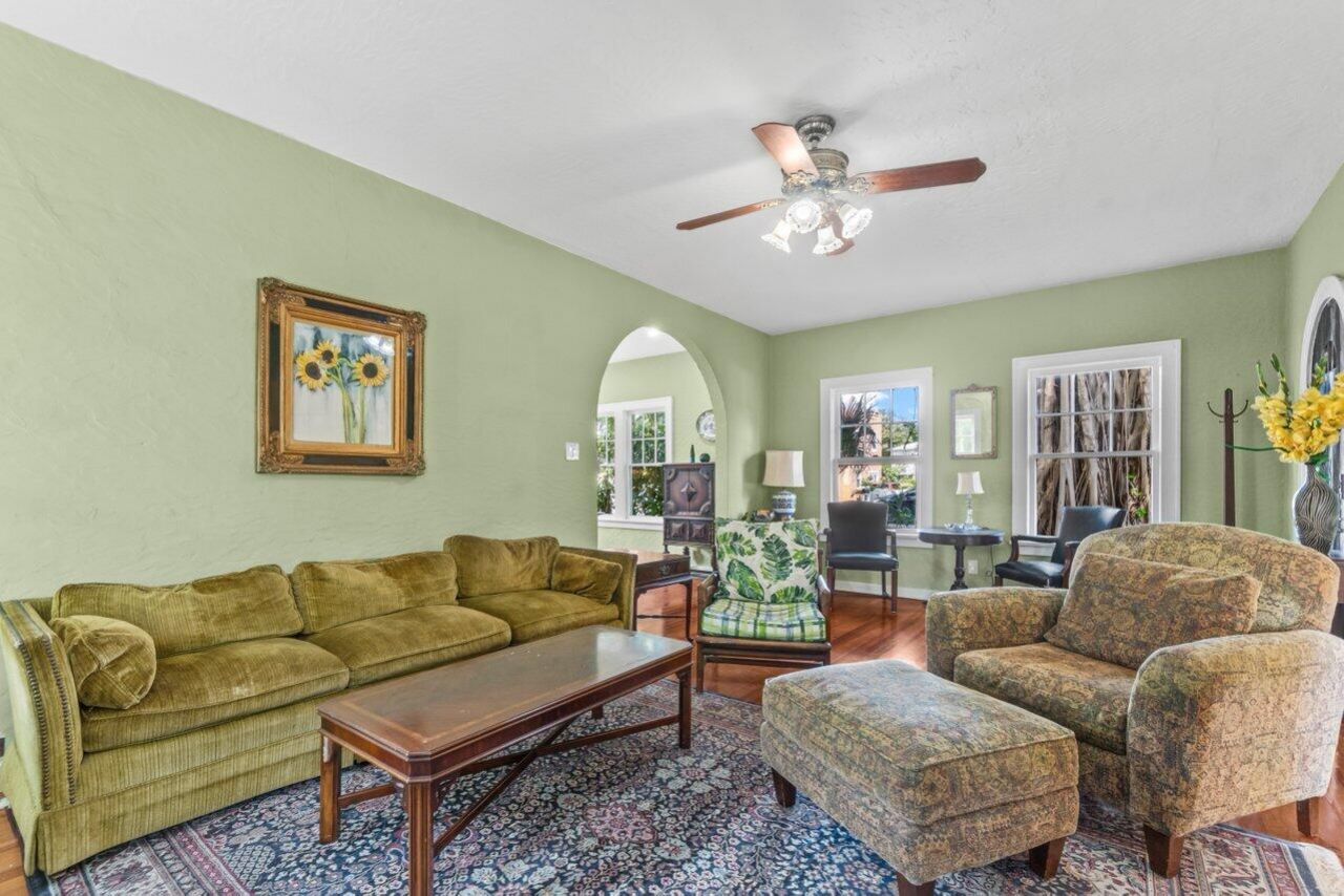 924 Almeria Road, West Palm Beach, FL 33405 Photo