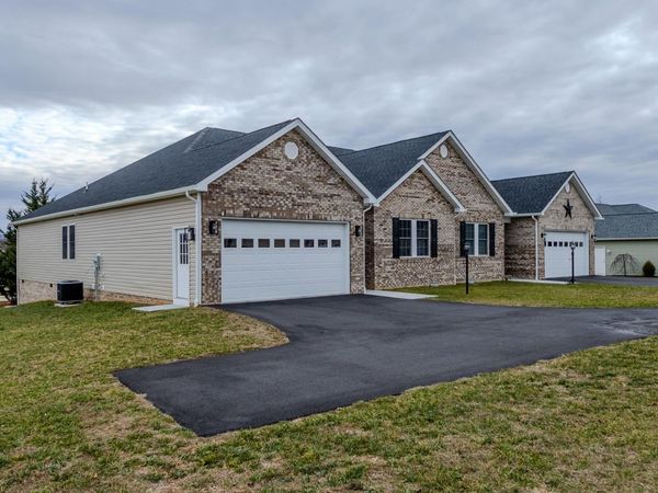 81 MERIWETHER CIR, STUARTS DRAFT, VA 24477