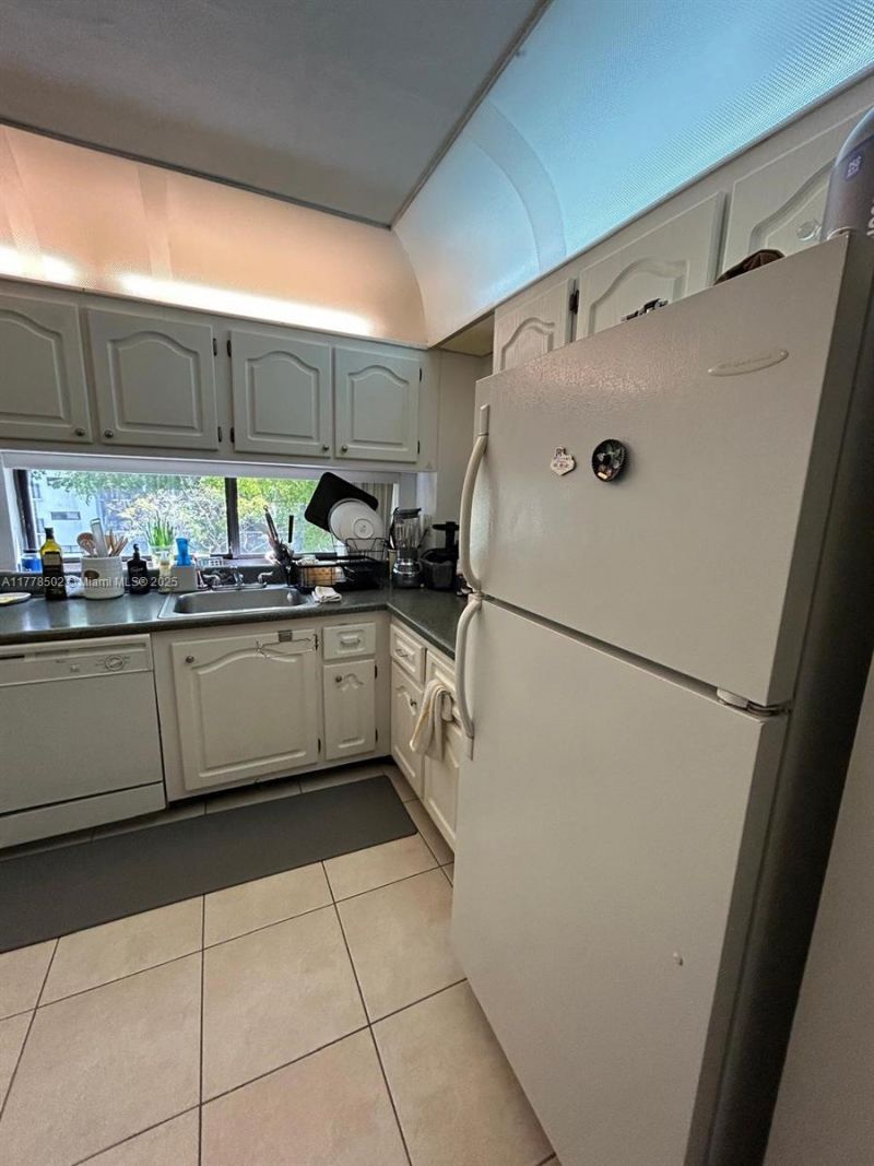 17021 N Bay Rd, Unit 322, Sunny Isles Beach, FL 33160 Photo