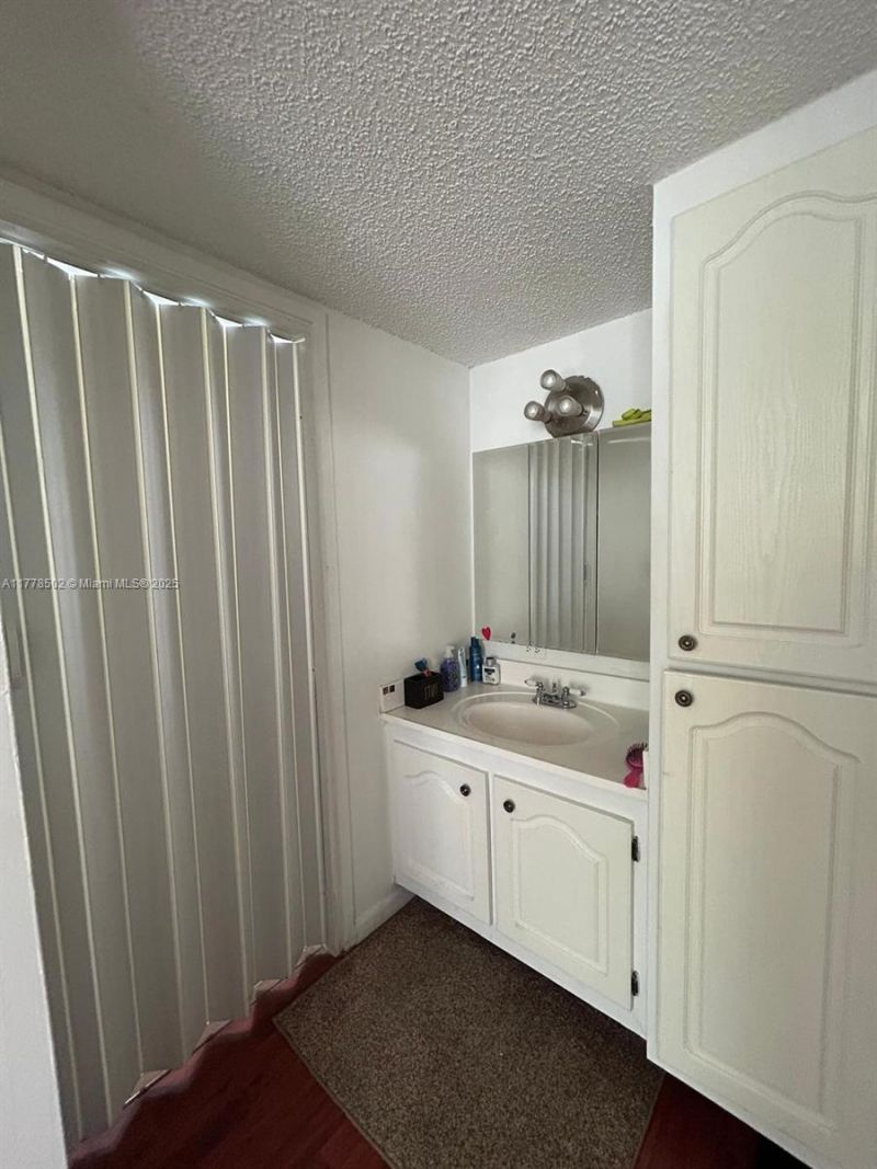 17021 N Bay Rd, Unit 322, Sunny Isles Beach, FL 33160 Photo