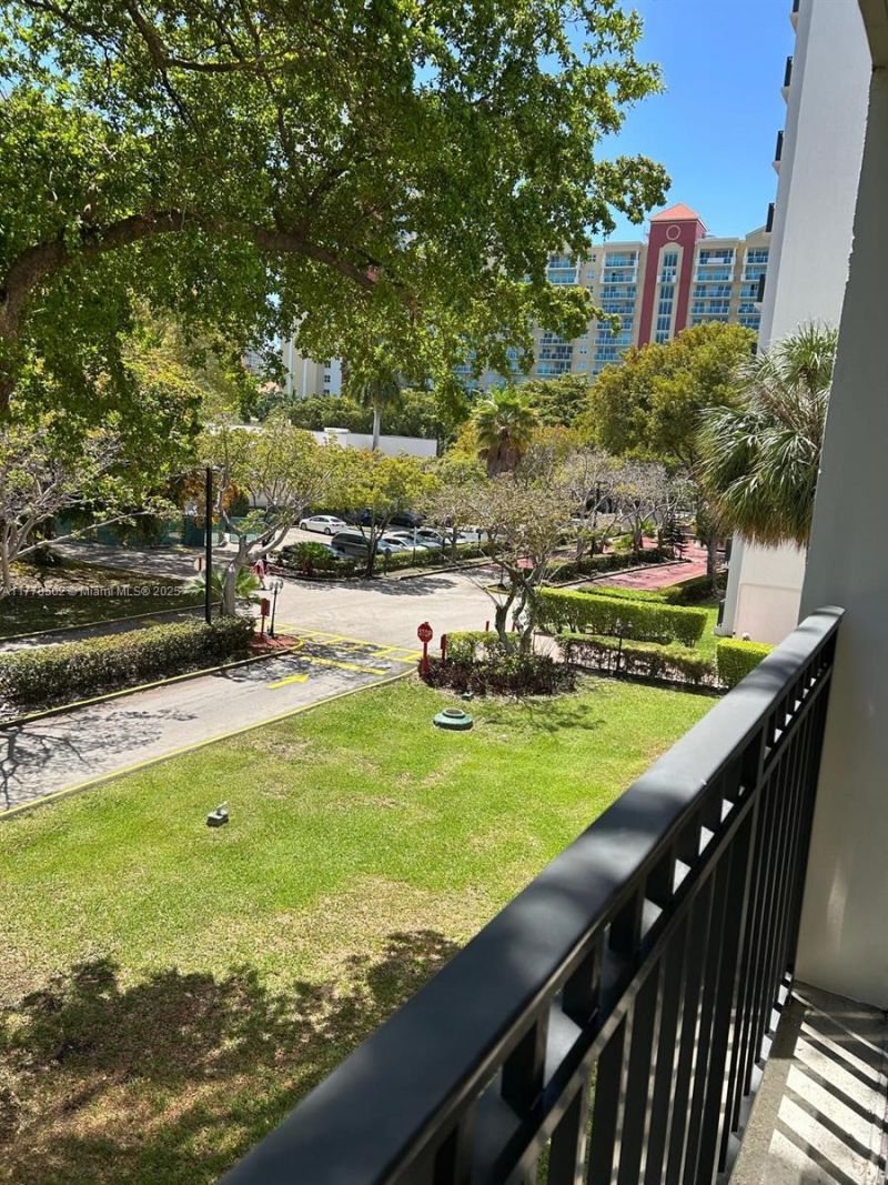 17021 N Bay Rd, Unit 322, Sunny Isles Beach, FL 33160 Photo