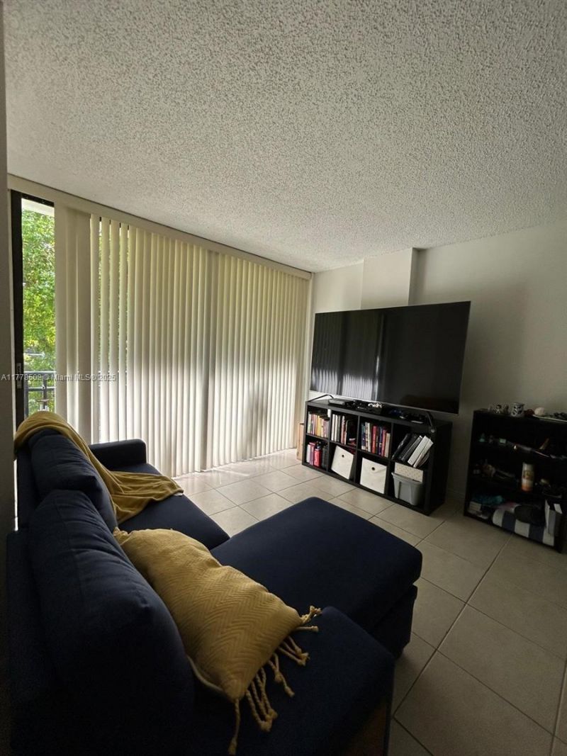 17021 N Bay Rd, Unit 322, Sunny Isles Beach, FL 33160 Photo