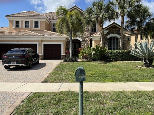 9192 Pineville Drive, Lake Worth, FL 33467