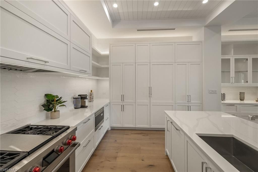 201 8th St S, Unit 104, Naples, FL 34113 Photo