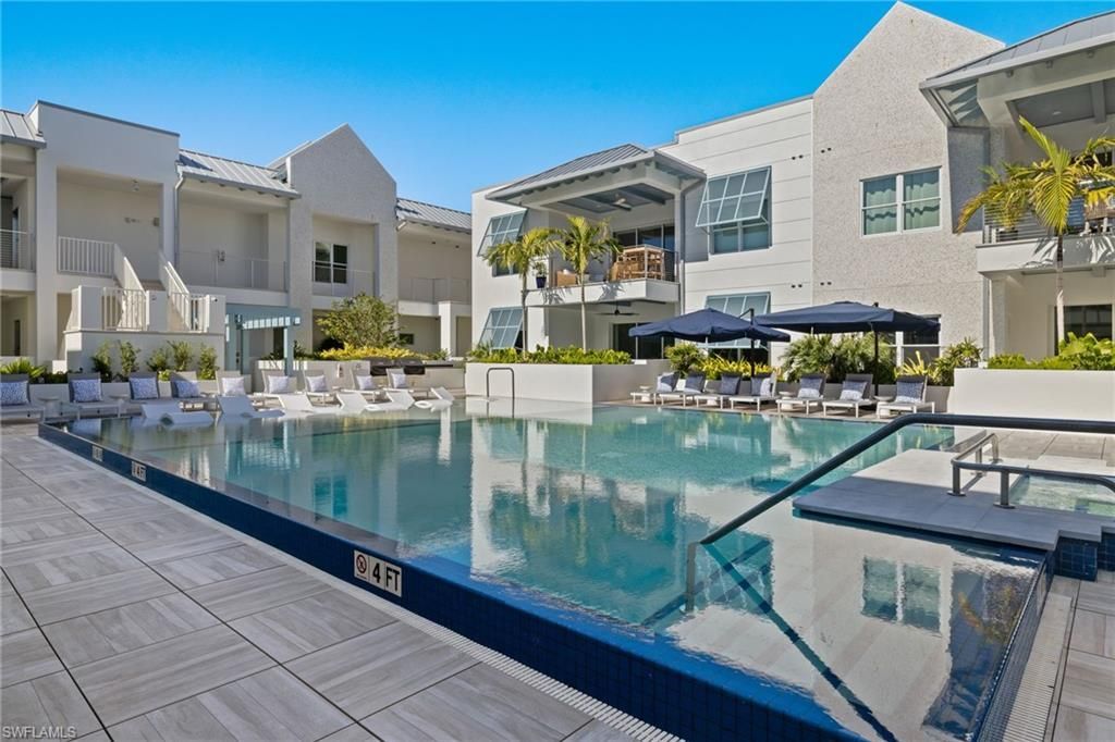 201 8th St S, Unit 104, Naples, FL 34113 Photo