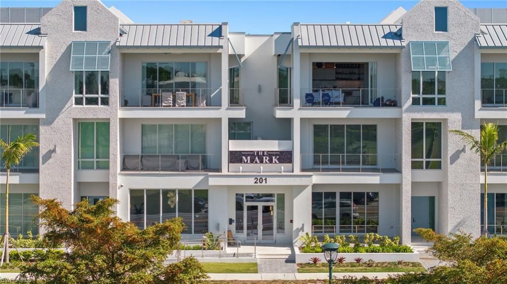 201 8th St S, Unit 104, Naples, FL 34113 Photo
