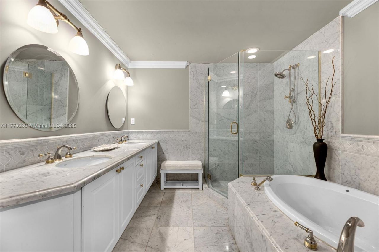 10225 Collins Ave, Unit 2004, Bal Harbour, FL 33154 Photo