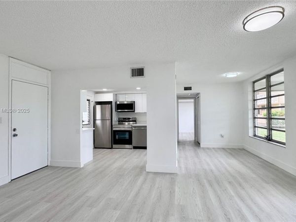 2999 Point East Dr, Unit C101, Aventura, FL 33160