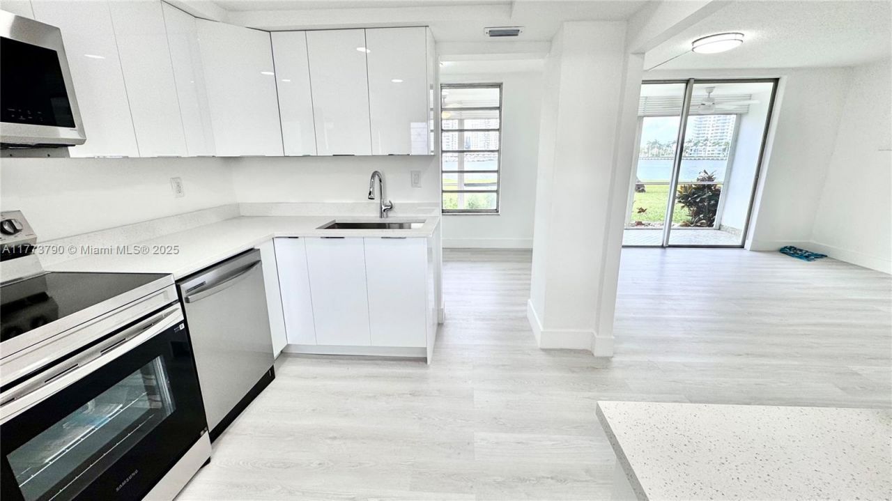 2999 Point East Dr, Unit C101, Aventura, FL 33160 Photo