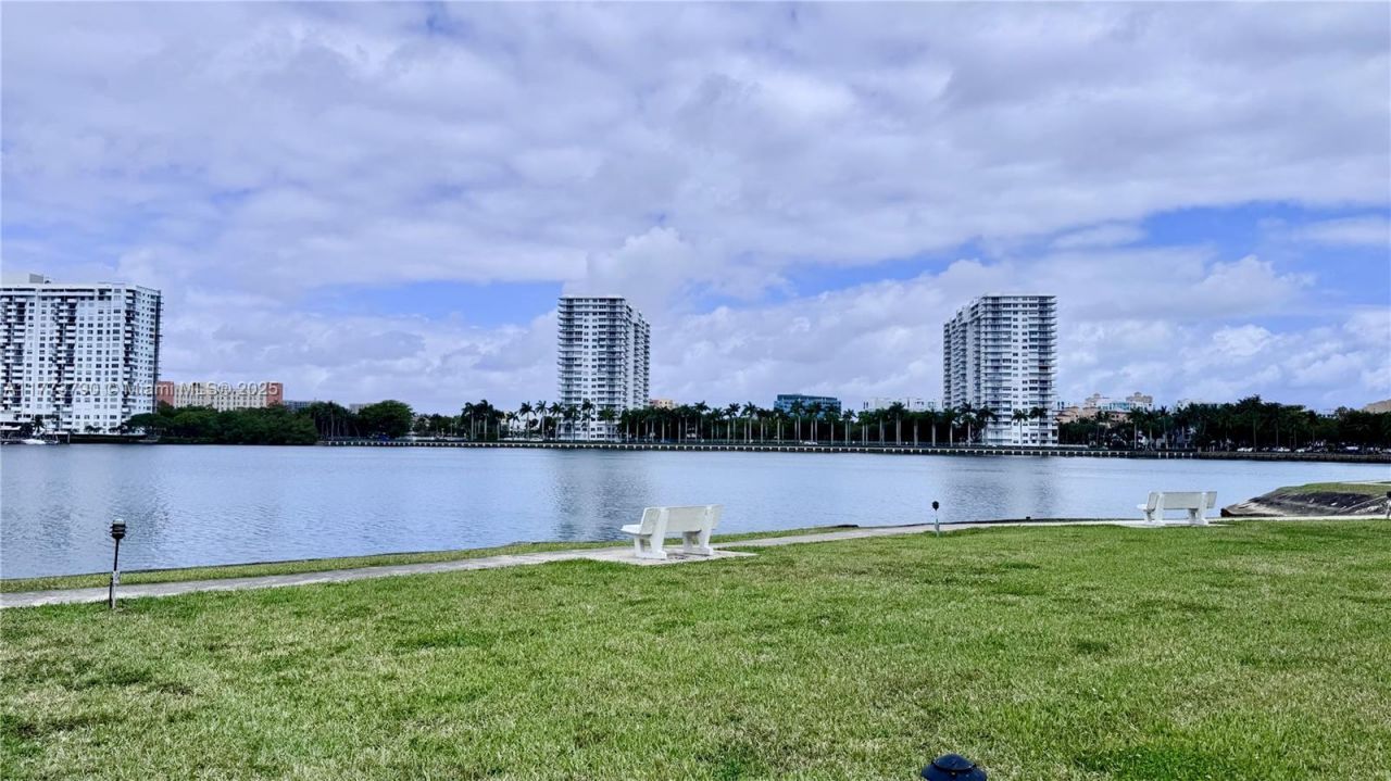 2999 Point East Dr, Unit C101, Aventura, FL 33160 Photo