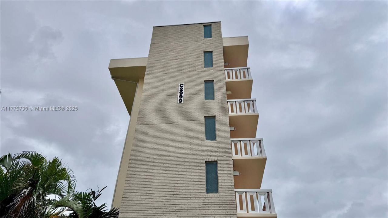 2999 Point East Dr, Unit C101, Aventura, FL 33160 Photo