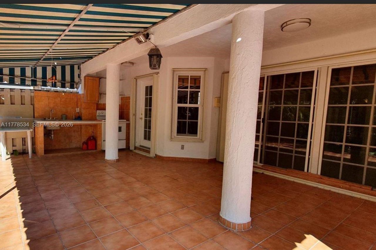 14426 NW 88th Ave, Miami Lakes, FL 33018 Photo