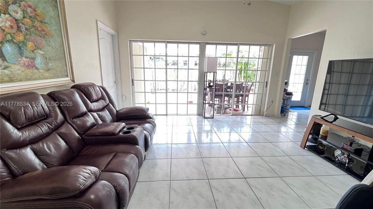 14426 NW 88th Ave, Miami Lakes, FL 33018 Photo