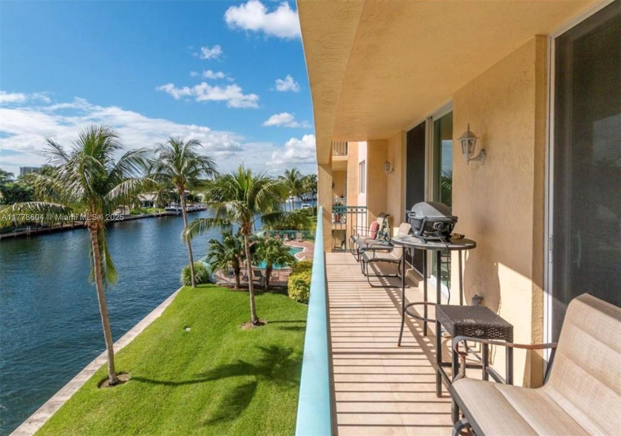 201 Golden Isles Dr, Unit 301, Hallandale Beach, FL 33009 Photo