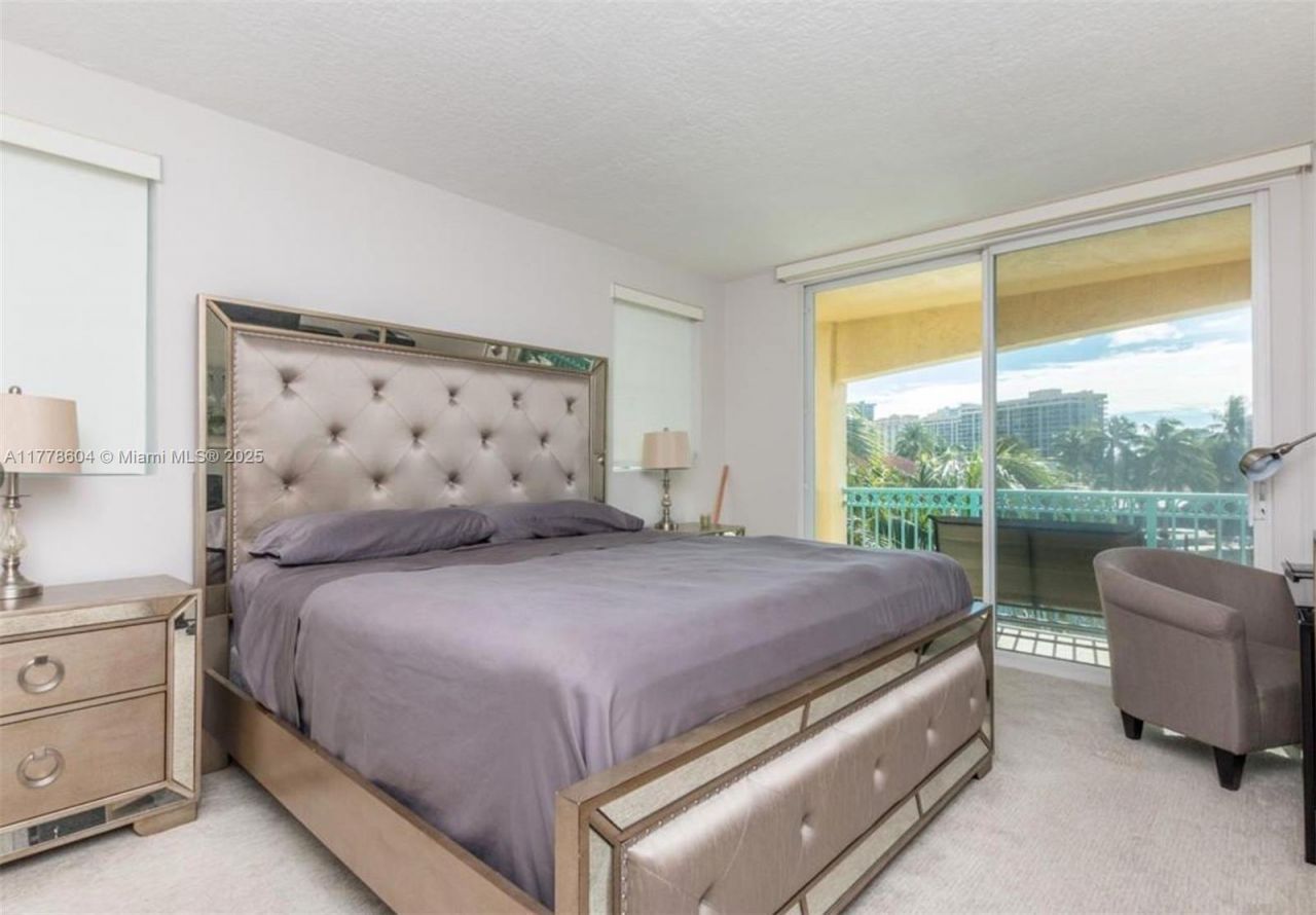 201 Golden Isles Dr, Unit 301, Hallandale Beach, FL 33009 Photo