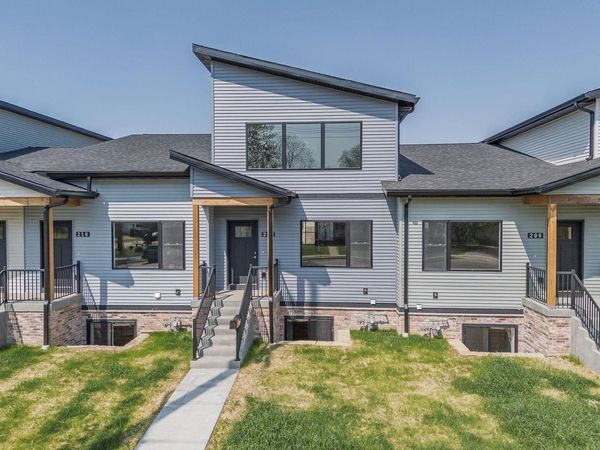 212 S Dewey Avenue, Reedsburg, WI 53959
