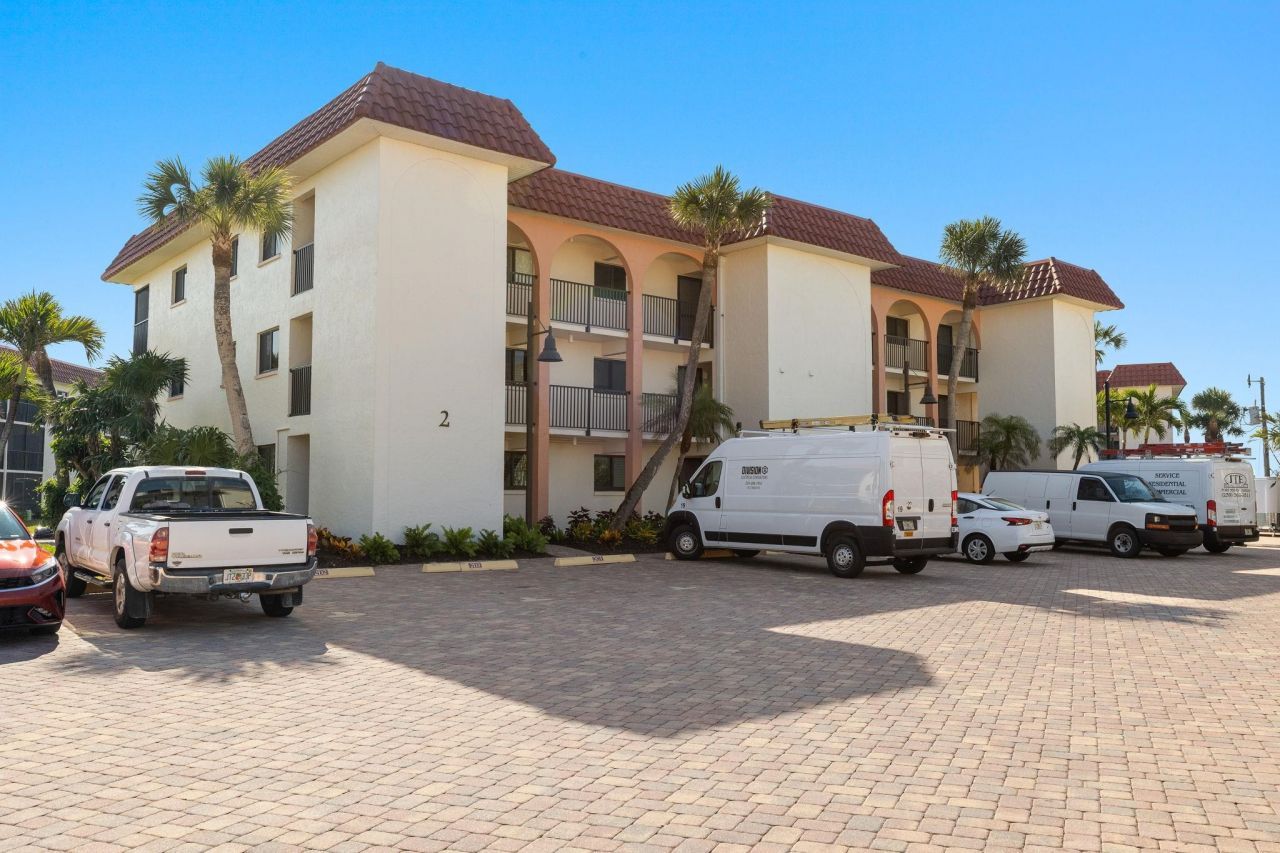 671 E Gulf Dr, Unit 2C2, Sanibel, FL 33957 Photo