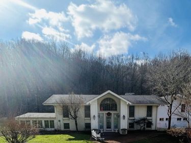 310 Sunny Brook Lane, Heidrick, KY 40949