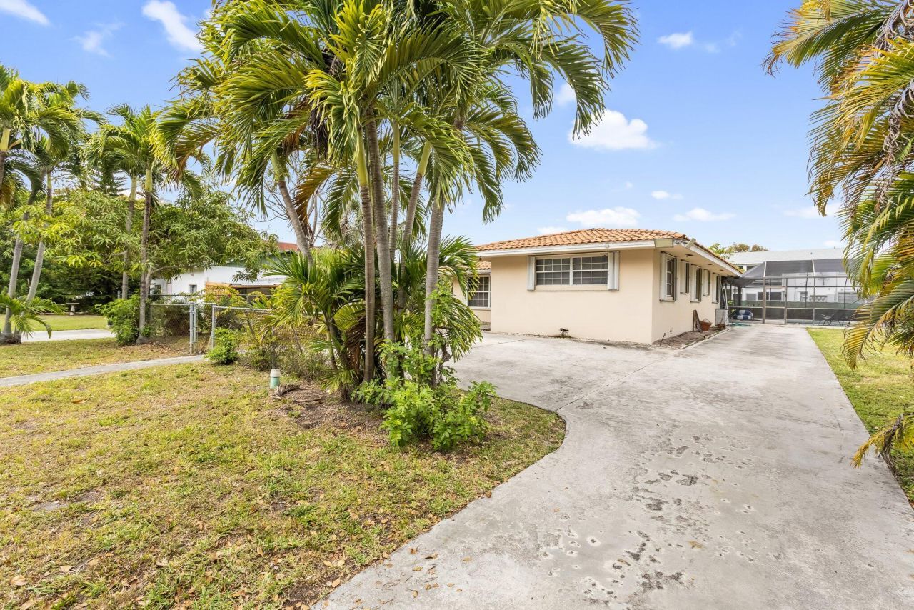 633/641 NE 6th Avenue, Boynton Beach, FL 33435 Photo