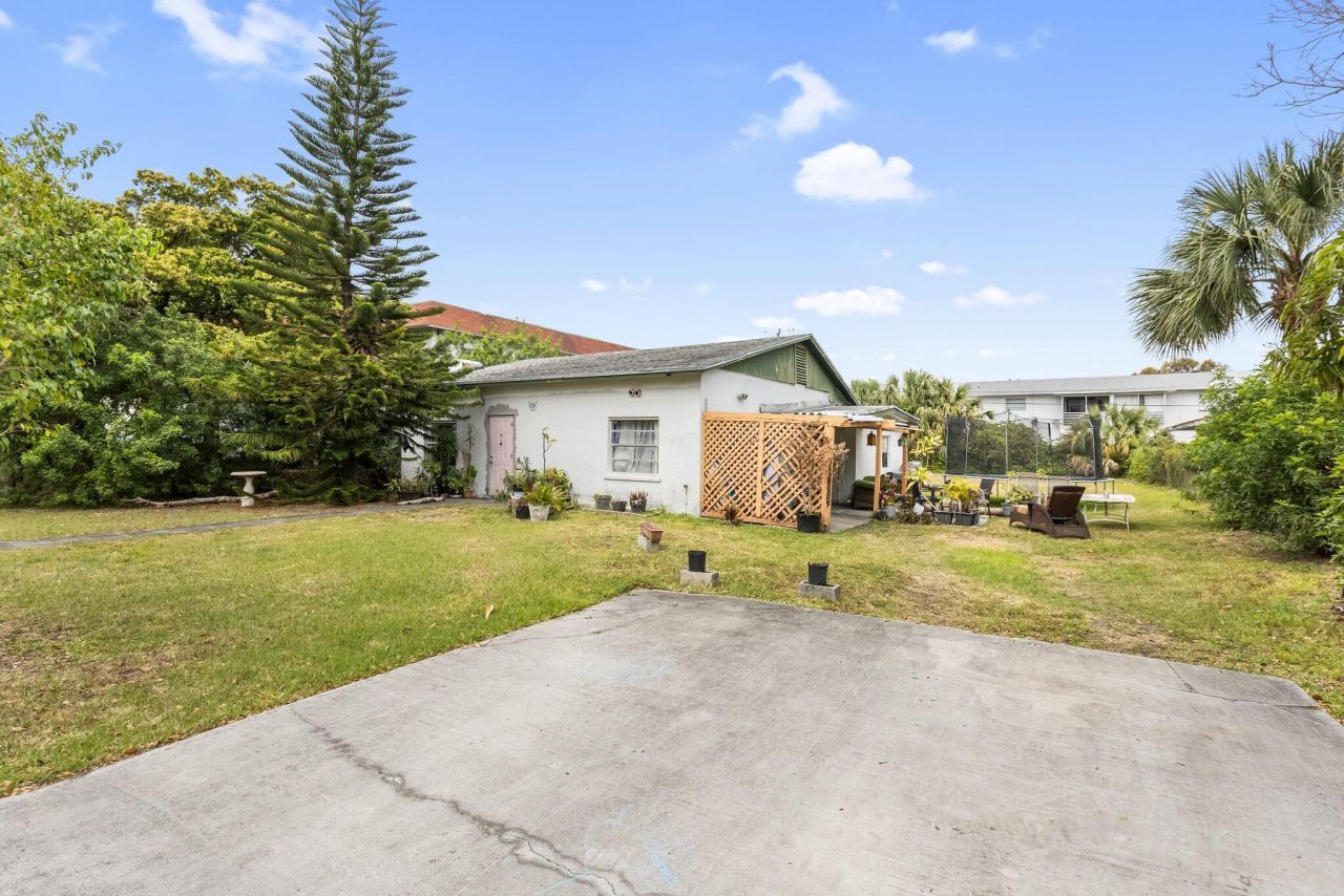 633/641 NE 6th Avenue, Boynton Beach, FL 33435 Photo