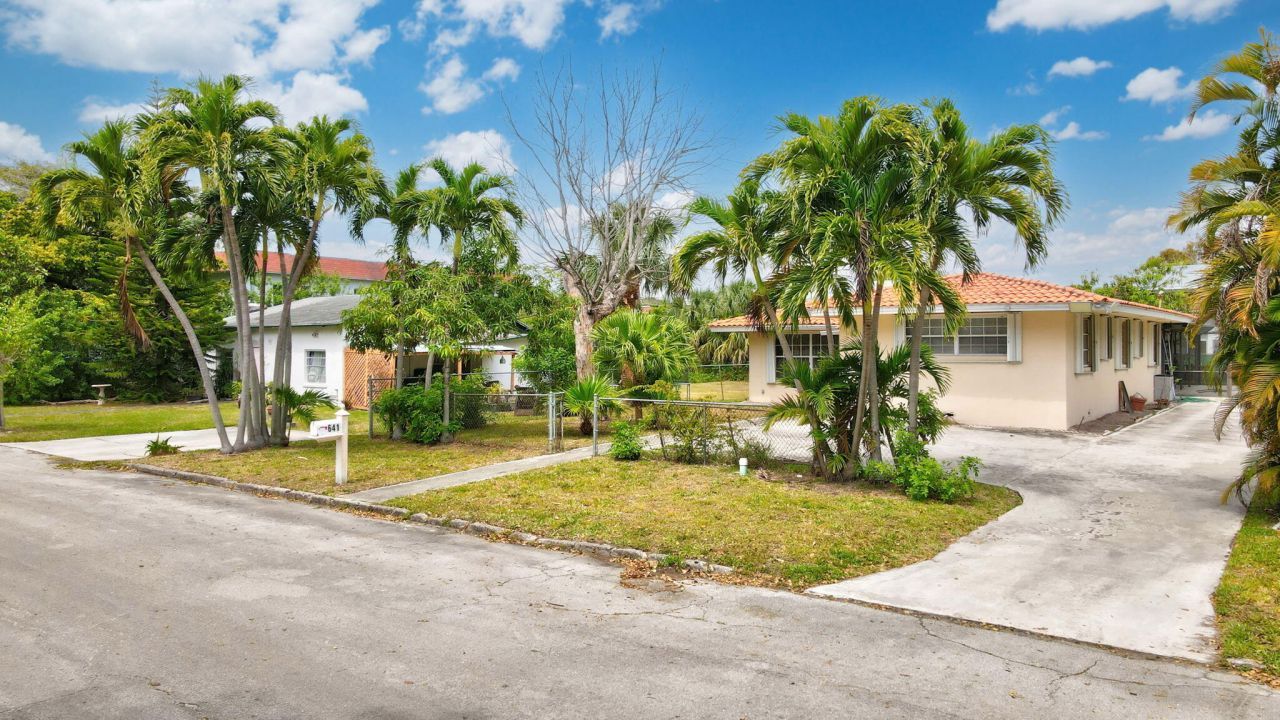 633/641 NE 6th Avenue, Boynton Beach, FL 33435 Photo