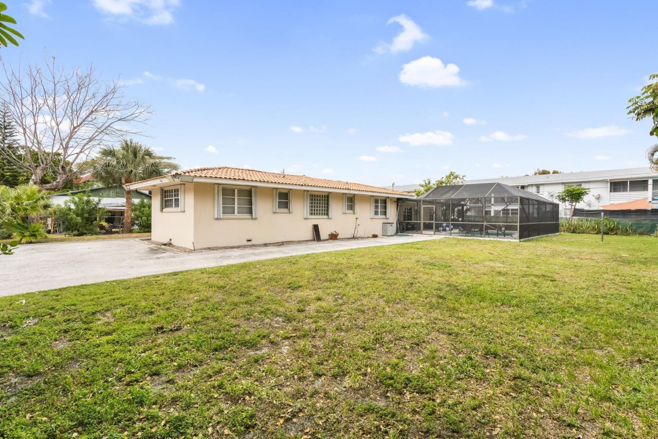 633/641 NE 6th Avenue, Boynton Beach, FL 33435 Photo