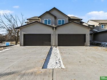 7106 N 79th Court, Omaha, NE 68122