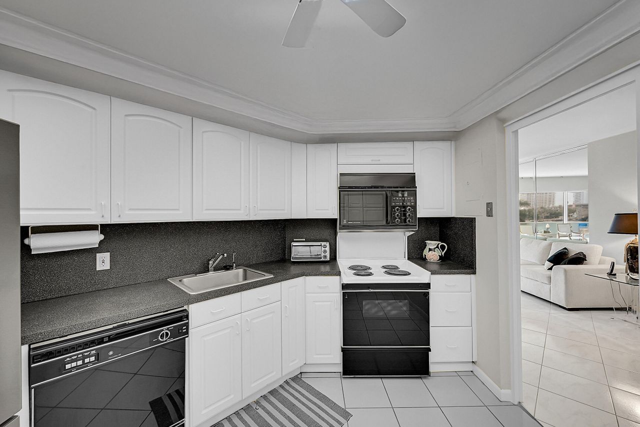 701 E Camino Real, Unit 4b, Boca Raton, FL 33432 Photo