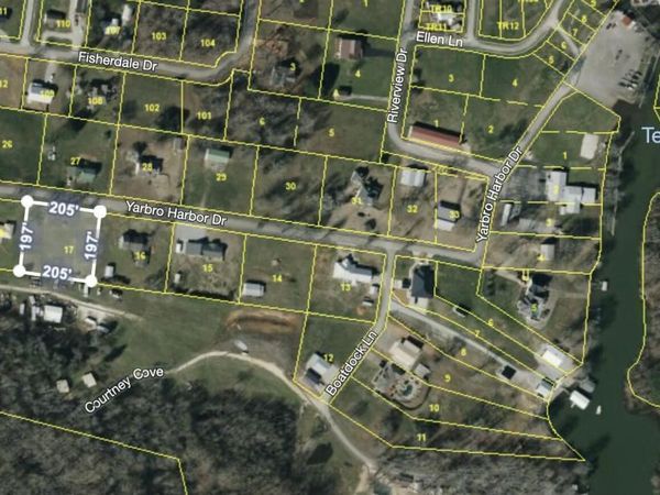 000 Yarbro Harbor Dr , Decaturville, TN 38329