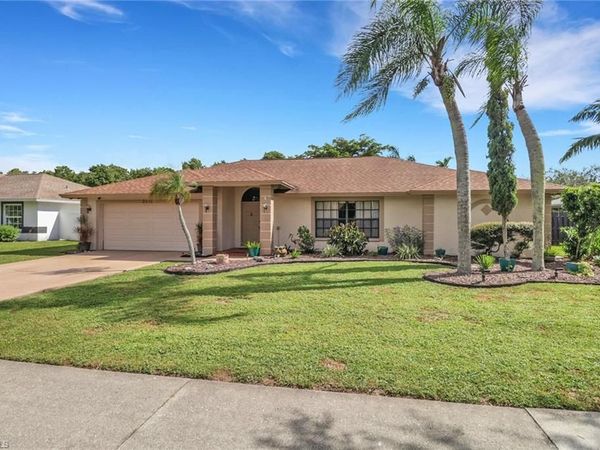 2378 River Reach DR, NAPLES, FL 34104