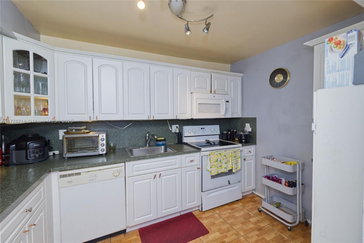 3195 Foxcroft Rd, Unit F302, Miramar, FL 33025 Photo