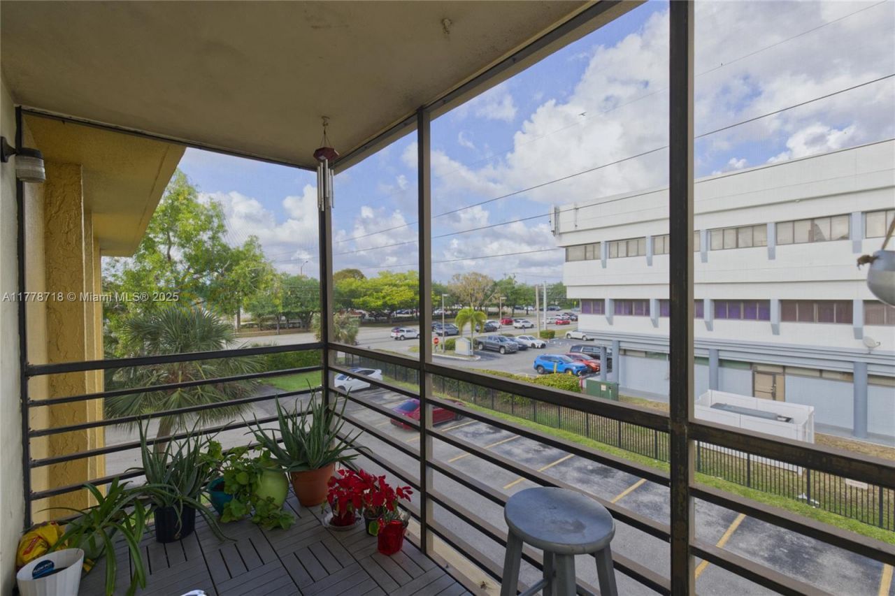 3195 Foxcroft Rd, Unit F302, Miramar, FL 33025 Photo