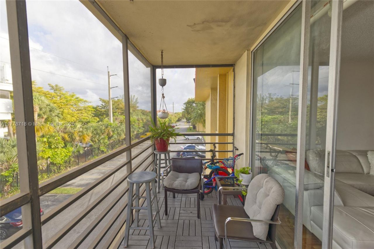 3195 Foxcroft Rd, Unit F302, Miramar, FL 33025 Photo