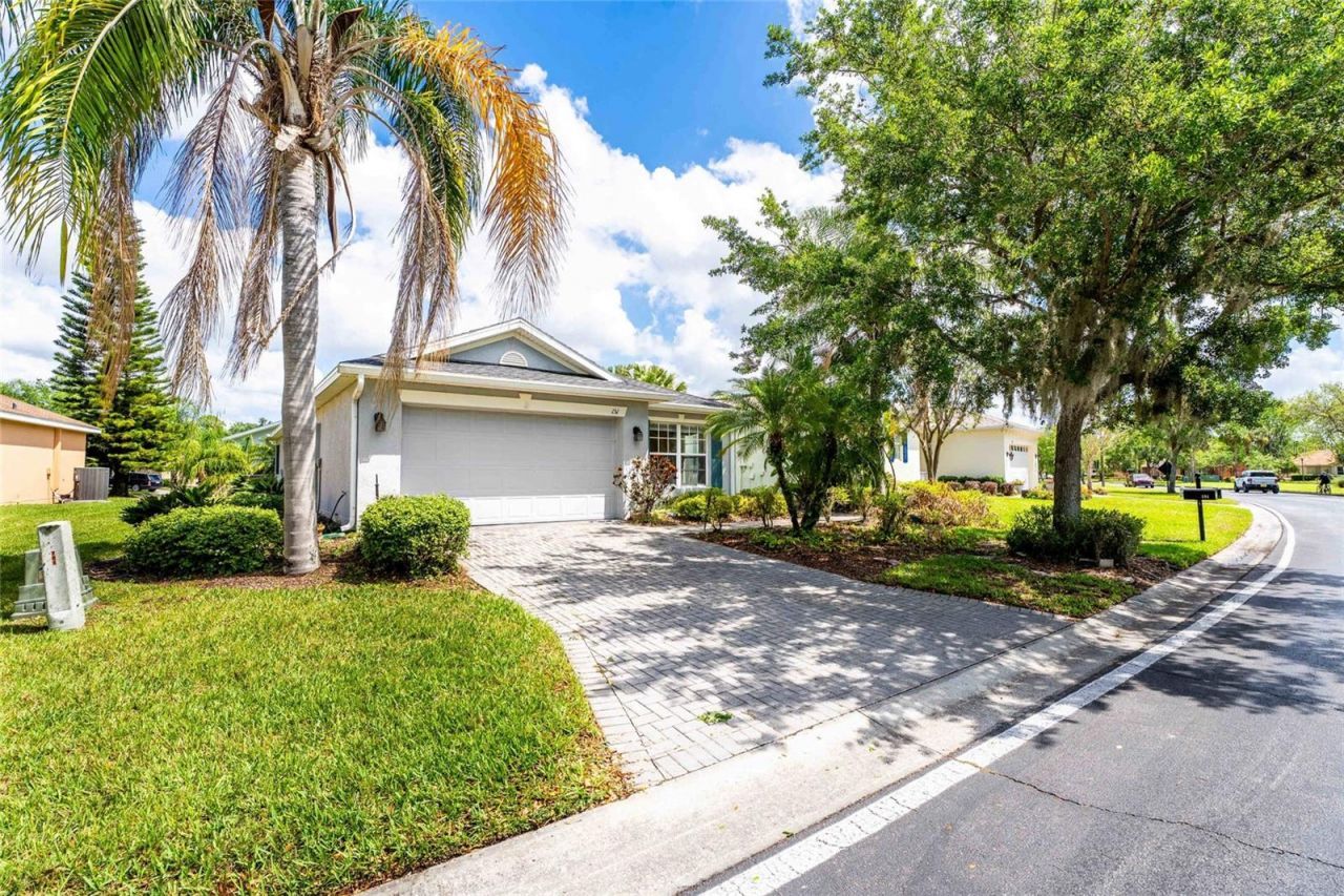 151 BELL TOWER XING W Kissimmee, FL 34759