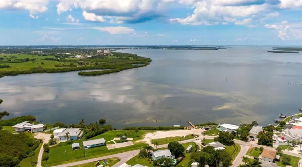 516 45th Street Court W, Palmetto, FL 34221 Photo